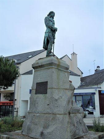 Monument au General Lazare Hoche
